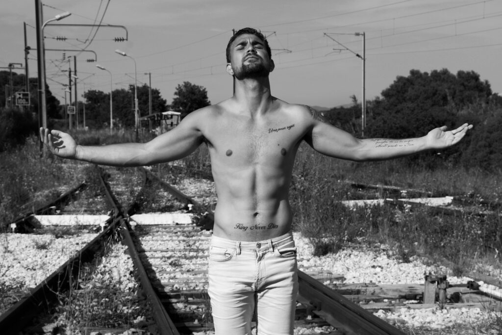 Maitre Fred est une confession basée sur le BDSM soumission et domination. Elle excelle dans le domaine avec ses pratiques maitrisées...